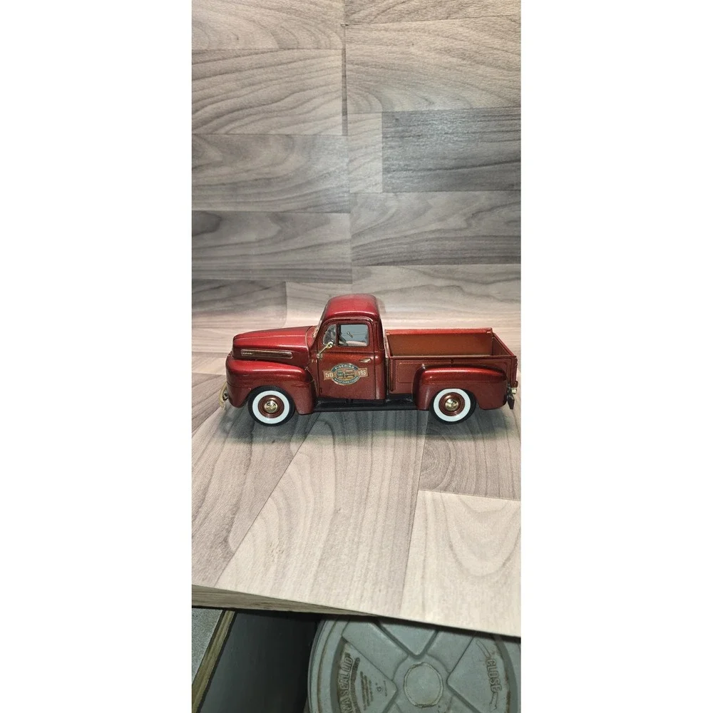 Road Legends 1:18 Scale 1948 F-1 Pick Up 50 Year Anniversary 92219